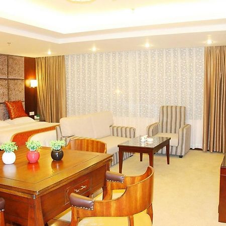 Chengdu Ronghome Hotel Esterno foto