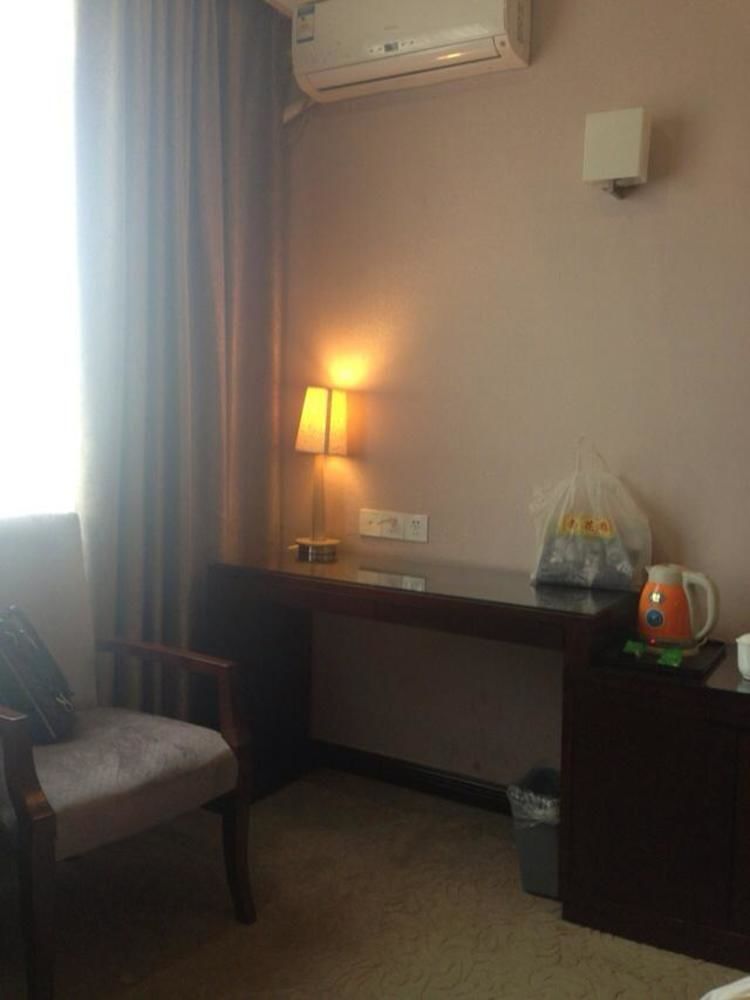 Chengdu Ronghome Hotel Esterno foto
