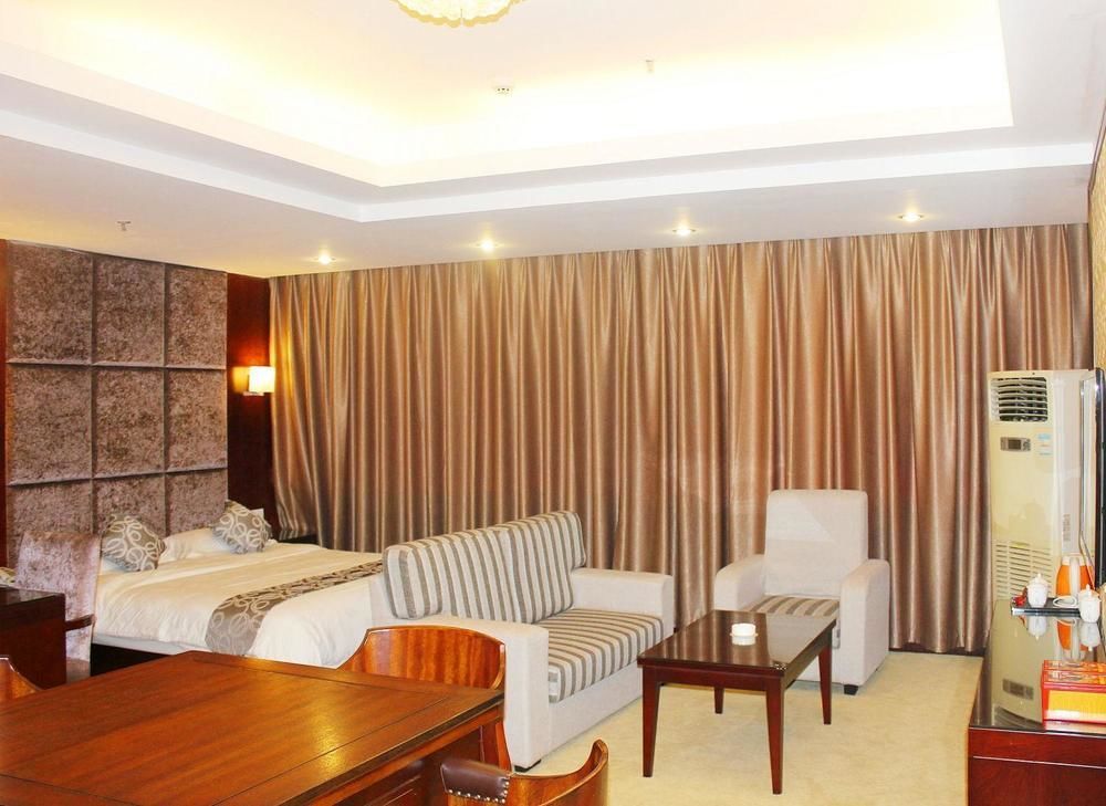 Chengdu Ronghome Hotel Esterno foto
