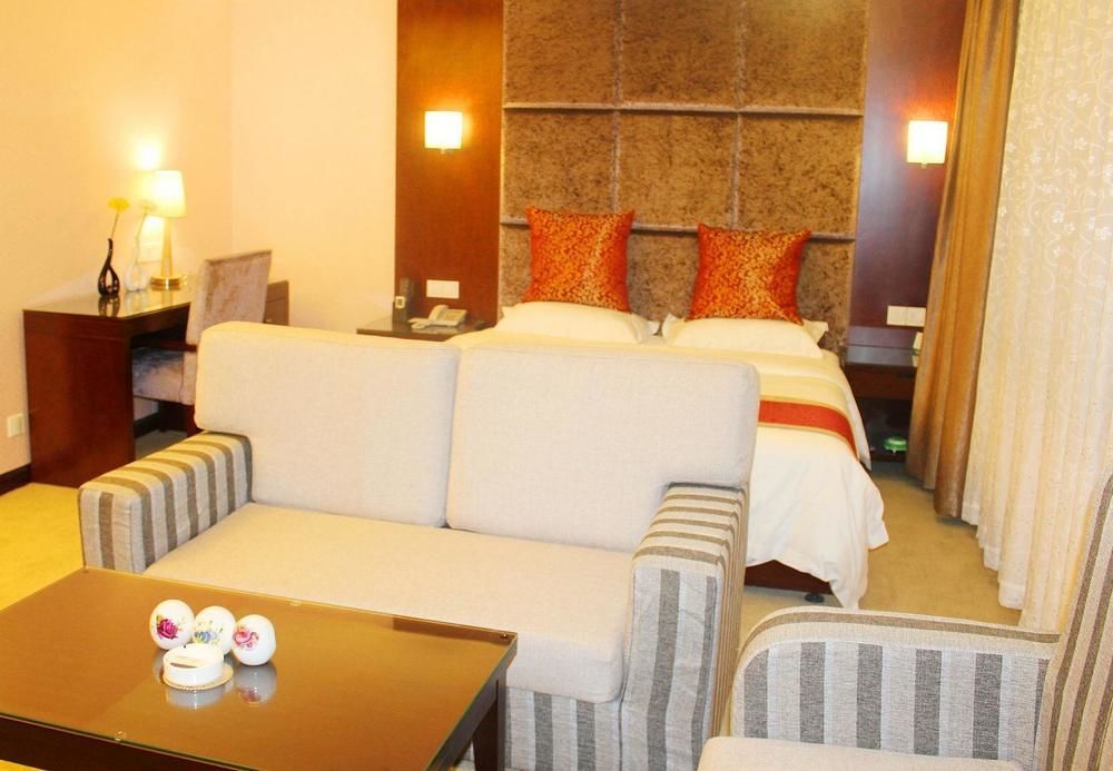 Chengdu Ronghome Hotel Esterno foto