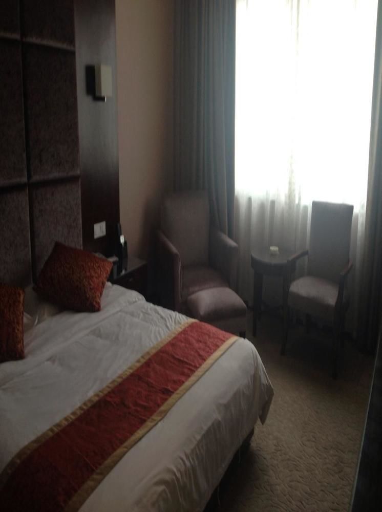 Chengdu Ronghome Hotel Esterno foto