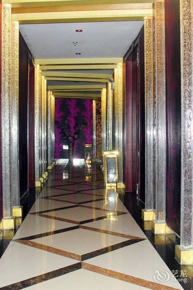 Chengdu Ronghome Hotel Esterno foto