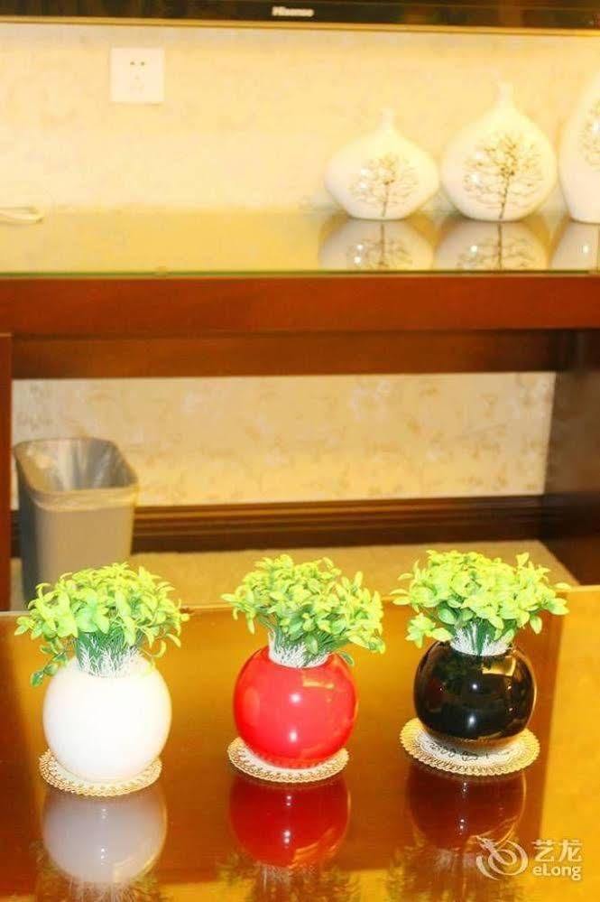 Chengdu Ronghome Hotel Esterno foto